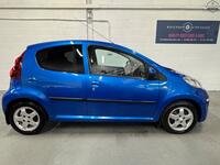 PEUGEOT 107