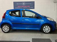 PEUGEOT 107